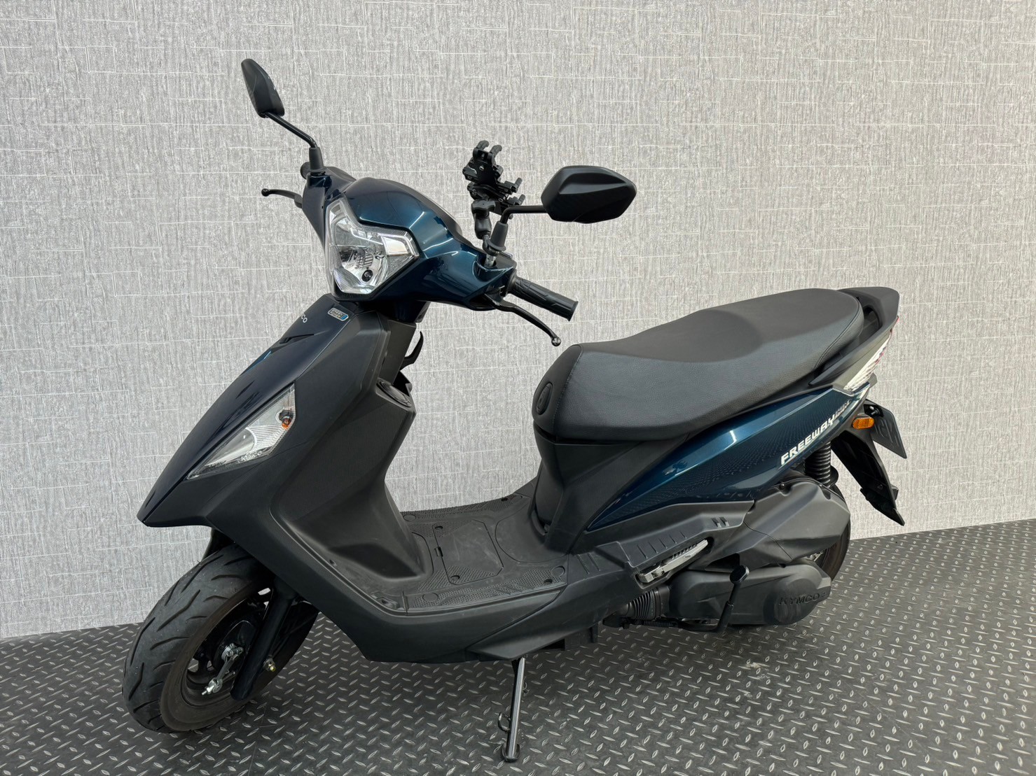 新豪邁125